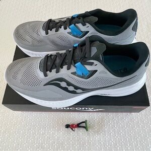 NWB Saucony Guide 15 Running Shoes Men’s size 10.5 Wide Retail $140, Brand new!